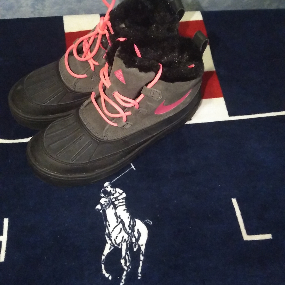Nike ACG boots